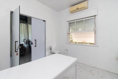 Casa para alugar com 366m², 4 quartos e 14 vagas Casa para alugar com 366m², 4 quartos e 14 vagasQuarto 1