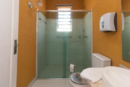 Casa para alugar com 366m², 4 quartos e 14 vagas Casa para alugar com 366m², 4 quartos e 14 vagasBanheiro