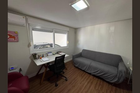 Quarto de casa à venda com 4 quartos, 291m² em Chácara das Pedras, Porto Alegre