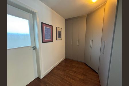 Casa à venda com 291m², 4 quartos e 4 vagasQuarto