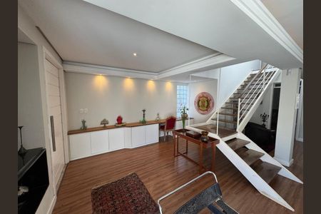 Sala de casa à venda com 4 quartos, 291m² em Chácara das Pedras, Porto Alegre