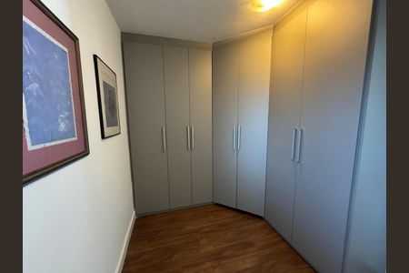 Casa à venda com 291m², 4 quartos e 4 vagasQuarto