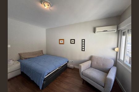 Quarto de casa à venda com 4 quartos, 291m² em Chácara das Pedras, Porto Alegre