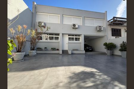 Casa à venda com 291m², 4 quartos e 4 vagasÁrea externa