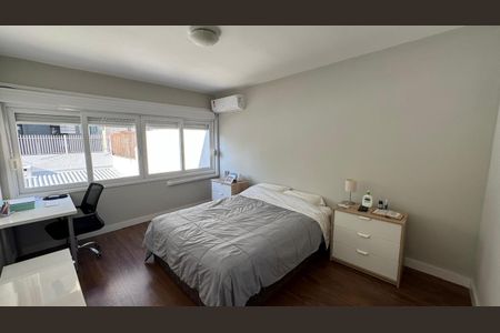 Quarto de casa à venda com 4 quartos, 291m² em Chácara das Pedras, Porto Alegre