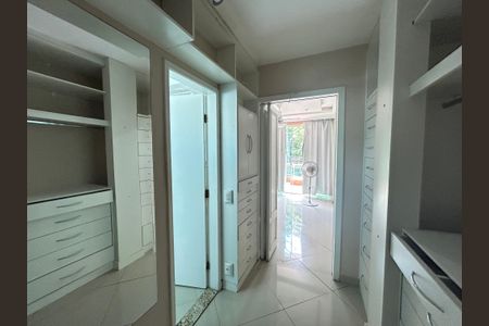Casa para alugar com 390m², 4 quartos e 2 vagasCloset da suíte