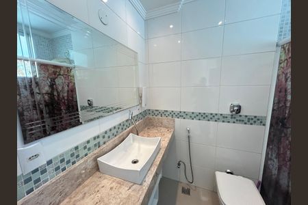 Casa à venda com 390m², 4 quartos e 2 vagasBanheiro 1