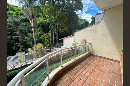 Casa à venda com 390m², 4 quartos e 2 vagasVaranda do Quarto 1