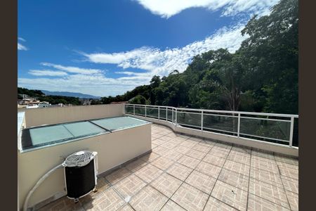 Casa à venda com 390m², 4 quartos e 2 vagasTerraço