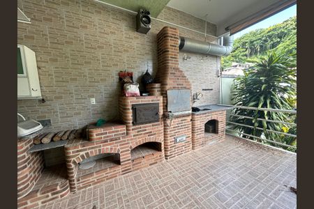 Casa à venda com 390m², 4 quartos e 2 vagasEspaço Gourmet