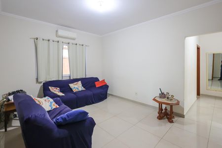 Casa de condomínio para alugar com 1000m², 3 quartos e 4 vagasSala de TV