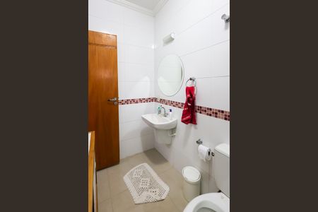 Casa de condomínio para alugar com 1000m², 3 quartos e 4 vagasBanheiro Social