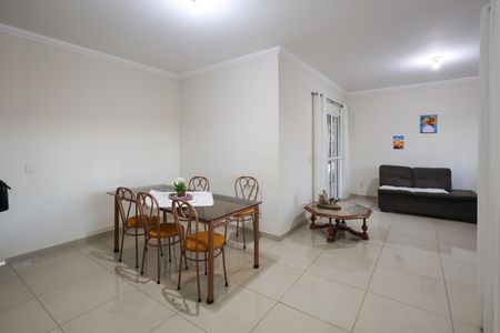 Casa de condomínio para alugar com 1000m², 3 quartos e 4 vagasSala de Jantar