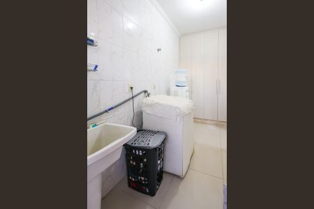 Casa de condomínio para alugar com 1000m², 3 quartos e 4 vagasLavanderia