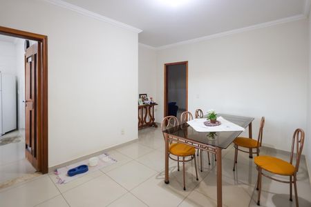 Casa de condomínio para alugar com 1000m², 3 quartos e 4 vagasSala de Jantar