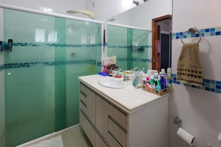 Casa de condomínio para alugar com 1000m², 3 quartos e 4 vagassuite 1