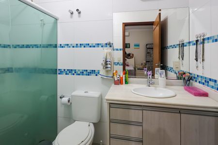 Casa de condomínio para alugar com 1000m², 3 quartos e 4 vagasBanheiro da Suíte 2