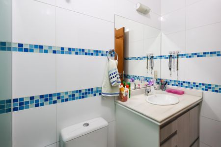 Casa de condomínio para alugar com 1000m², 3 quartos e 4 vagasBanheiro da Suíte 2