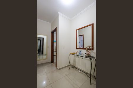 Casa de condomínio para alugar com 1000m², 3 quartos e 4 vagasCorredor