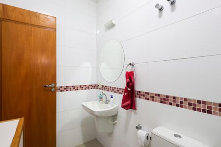 Casa de condomínio para alugar com 1000m², 3 quartos e 4 vagasBanheiro Social