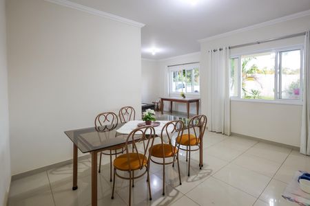 Casa de condomínio para alugar com 1000m², 3 quartos e 4 vagasSala de Jantar