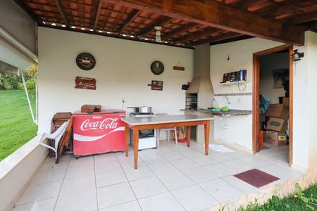 Casa de condomínio para alugar com 1000m², 3 quartos e 4 vagasEdicula