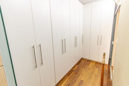 Casa à venda com 342m², 3 quartos e 5 vagasSuíte 1 - Closet
