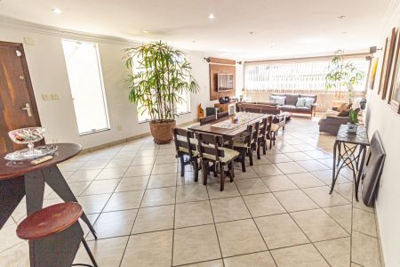 Casa à venda com 342m², 3 quartos e 5 vagasSala