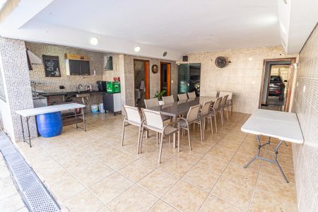 Casa à venda com 342m², 3 quartos e 5 vagasChurrasqueira