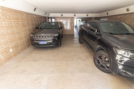 Casa à venda com 342m², 3 quartos e 5 vagasGaragem / Salão de Festas