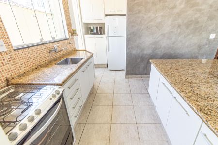 Casa à venda com 342m², 3 quartos e 5 vagasCozinha