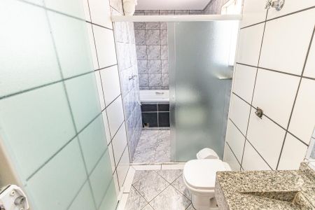 Casa à venda com 342m², 3 quartos e 5 vagasBanheiro da Suíte 2