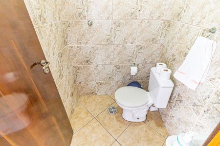 Casa à venda com 342m², 3 quartos e 5 vagasBanheiro da Piscina 1