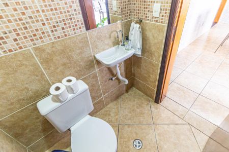 Casa à venda com 342m², 3 quartos e 5 vagasBanheiro da Piscina 2