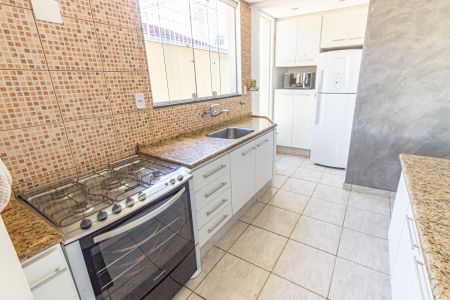 Casa à venda com 342m², 3 quartos e 5 vagasCozinha