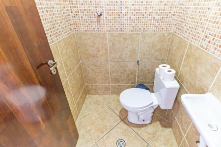 Casa à venda com 342m², 3 quartos e 5 vagasBanheiro da Piscina 2