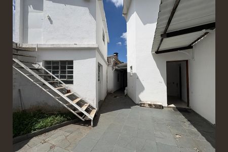 Casa à venda com 189m², 4 quartos e 4 vagasGaragem / Quintal / Churrasqueira