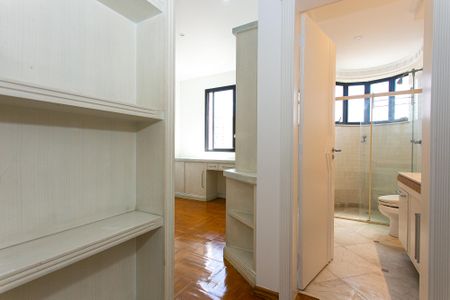 Apartamento à venda com 245m², 4 quartos e 3 vagas Apartamento à venda com 245m², 4 quartos e 3 vagasSuíte 1