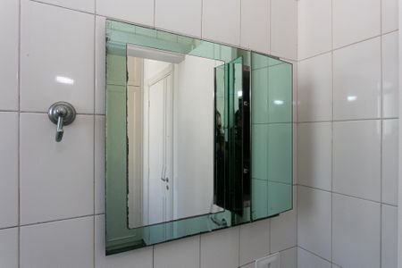 Apartamento à venda com 245m², 4 quartos e 3 vagas Apartamento à venda com 245m², 4 quartos e 3 vagasBanheiro da Serviço