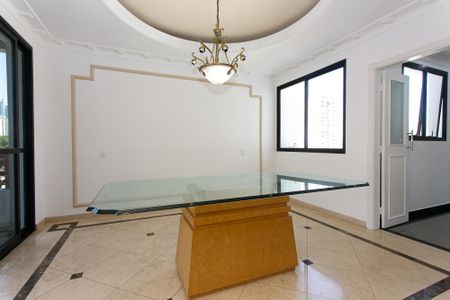 Apartamento à venda com 245m², 4 quartos e 3 vagas Apartamento à venda com 245m², 4 quartos e 3 vagasSala 2