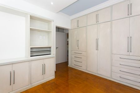 Apartamento à venda com 245m², 4 quartos e 3 vagas Apartamento à venda com 245m², 4 quartos e 3 vagasSuíte 1