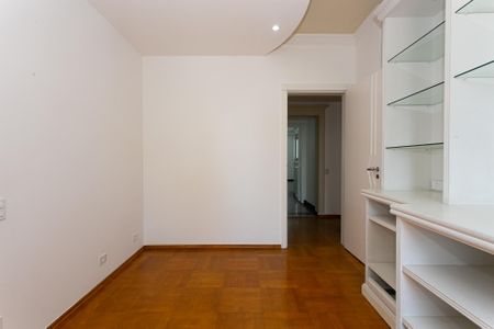 Apartamento à venda com 245m², 4 quartos e 3 vagas Apartamento à venda com 245m², 4 quartos e 3 vagasQuarto