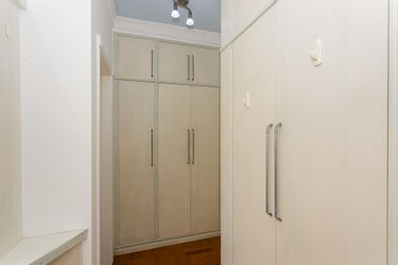 Apartamento à venda com 245m², 4 quartos e 3 vagas Apartamento à venda com 245m², 4 quartos e 3 vagasSuíte 2