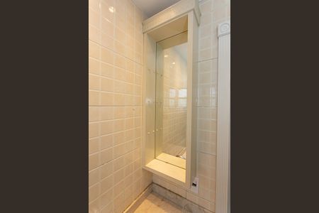 Apartamento à venda com 245m², 4 quartos e 3 vagas Apartamento à venda com 245m², 4 quartos e 3 vagasBanheiro da Suíte 2