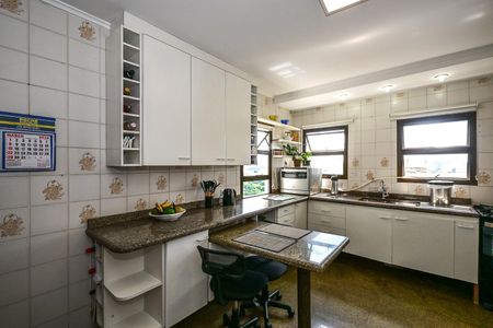 Apartamento à venda com 170m², 4 quartos e 3 vagasCozinha