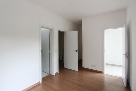 Casa à venda com 120m², 3 quartos e 2 vagas Casa à venda com 120m², 3 quartos e 2 vagasSuíte