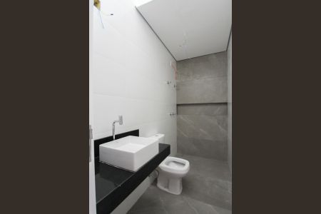 Casa à venda com 120m², 3 quartos e 2 vagas Casa à venda com 120m², 3 quartos e 2 vagasBanheiro Social