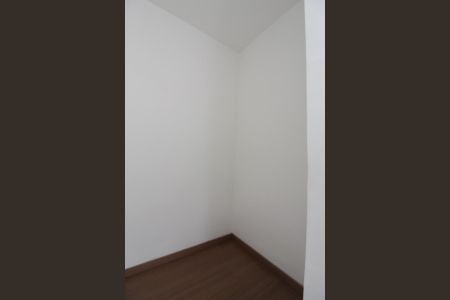 Casa à venda com 120m², 3 quartos e 2 vagas Casa à venda com 120m², 3 quartos e 2 vagasCloset da suíte