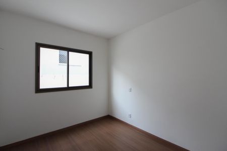 Casa à venda com 120m², 3 quartos e 2 vagas Casa à venda com 120m², 3 quartos e 2 vagasQuarto 1