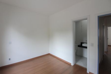 Casa à venda com 120m², 3 quartos e 2 vagas Casa à venda com 120m², 3 quartos e 2 vagasSuíte